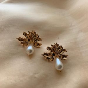 Pearl Drop Leaf - Earrings